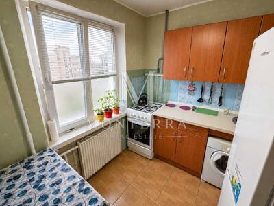 Продам 2-к квартиру Київ, Оболонський, Йорданська вул., 16