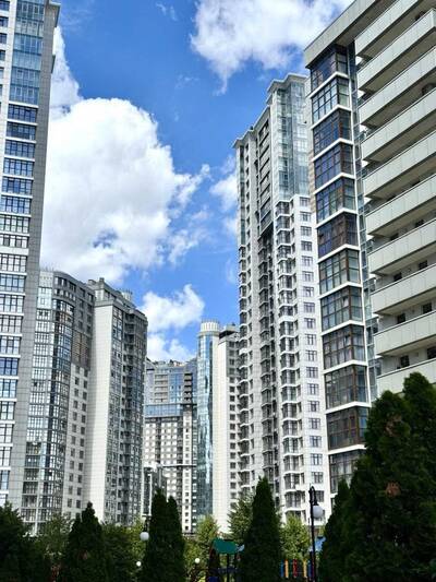 Продам 2-к квартиру Київ, Печерський, Андрія Верхогляда вул., 6