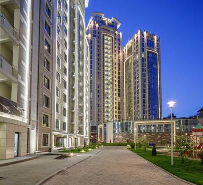Продам 4-к квартиру Київ, Печерський, Саперне Поле вул., 3