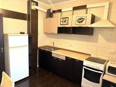 Продам 2-к квартиру Київ, Подільський, Сирецька вул., 32