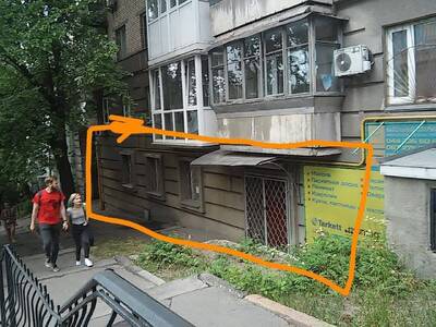 ПРОДАЖА: Магазина напроти лікарні "Жовтнева"