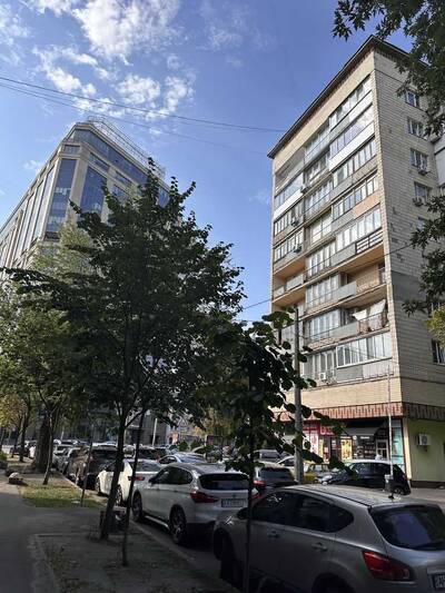 Продам 3-к квартиру Київ, Печерський, Михайла Омеляновича-Павленка вул., 19