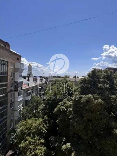 Продам 2-к квартиру Київ, Печерський, Лаврська вул., 4