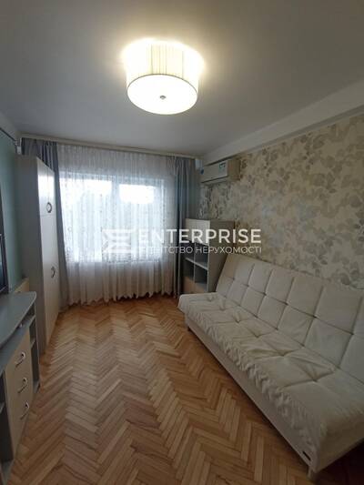 Продаж 2к квартири, площа 45 м², пр. Голосіївський, 89, Голосіїв