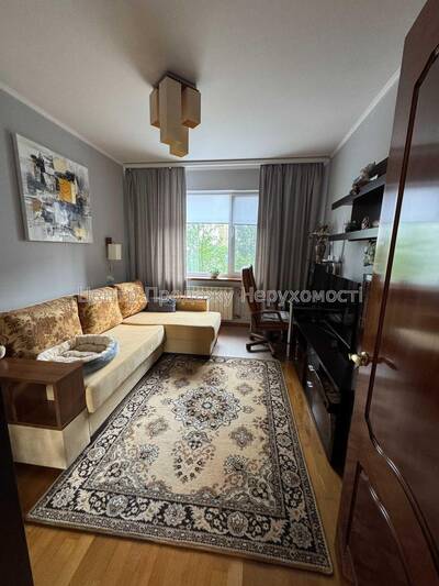 Продаж 3-кімн. квартири 74.4 м² на 3 поверсі у Києві!