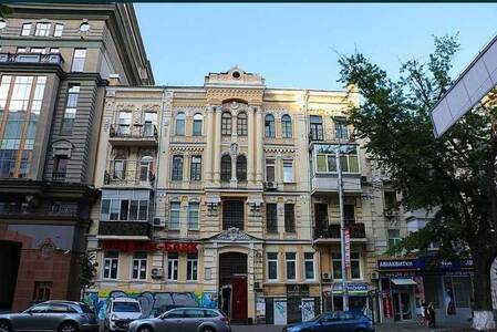 Продам 3-к квартиру Київ, Печерський, Велика Васильківська вул., 79