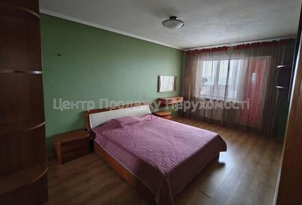 Продаж 3-кімнатної квартири в Києві
