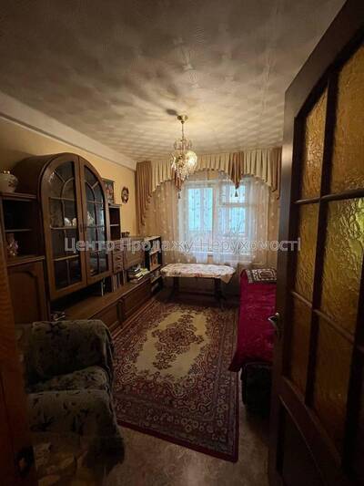 Продаж 3-кімн. квартири, 60 м², 3/9 поверх, Київ. Зручне розташування та комфорт!