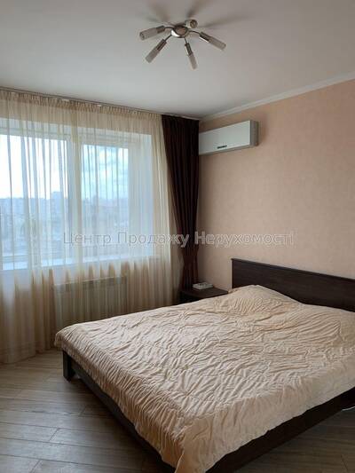 Продаж 2-кімн. квартири 64м ² на 13 поверсі в Києві, чудовий район!