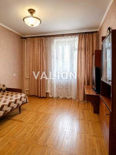 Продам 1-к квартиру Київ, Дарницький, Євгена Харченка вул., 17