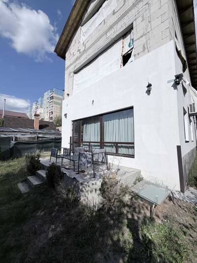 Продам 3-к будинок Київ, Деснянський, Броварський просп., 47а