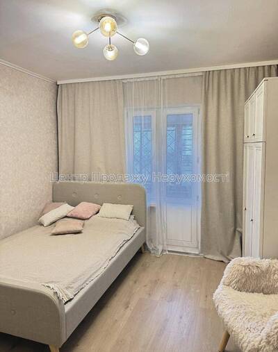 Продаж 2-кімн. квартири, 50 м², Київ, 1/9 пов. Відмінне розташування!