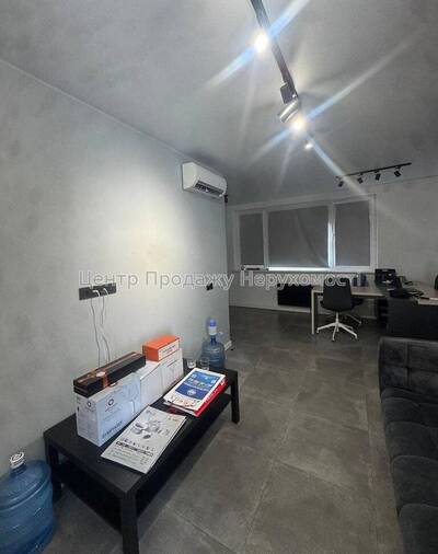Продаж 1-кімн. квартири, Київ, 1/4 пов., 35м², зручне розташування!