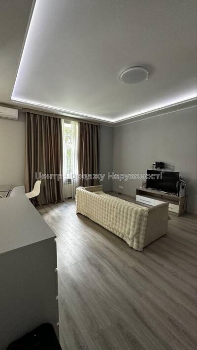Продаж 2-кімн. квартири, 62 м², 2/5 поверх, Київ! Відмінне житло за чудовою ціною!
