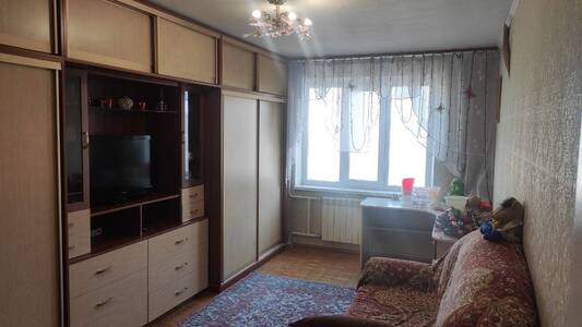 Продам 3-кімн. квартиру біля метро Деміївська, Голосіївський проспект 7. Без комісії