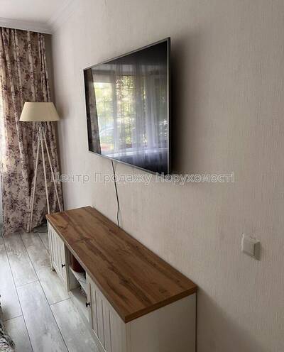 Продаж 2-кімн. квартири, 47 м², 2/5 пов., Київ. Відмінне розташування!