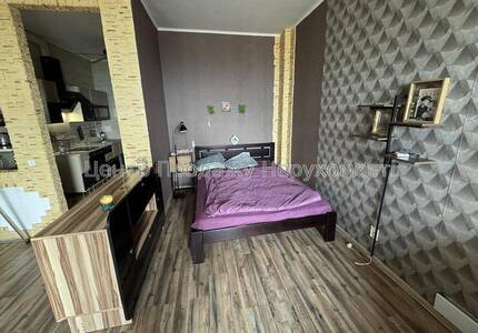 Продаж 1 кімн. квартири, 21/21 пов., 40/30/10 м², Київ