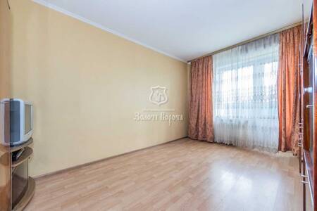 Продам 1-к квартиру Київ, Дніпровський, Райдужна вул., 13в