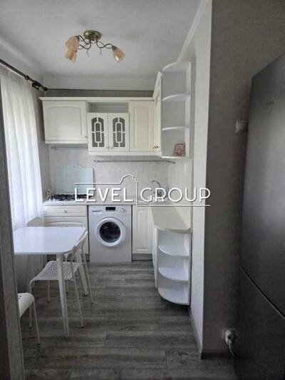 Продам 2-к квартиру Київ, Печерський, Миколи Міхновського бульв., 28а