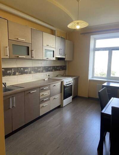 Продам 2-к квартиру Бучанський, Буча, Центральна, 33в