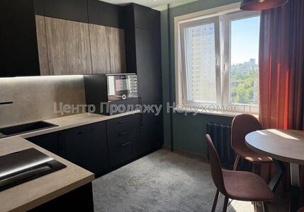 Продаж 2-кімн. квартири, 18/22 поверх, 65.10 м² у Києві.