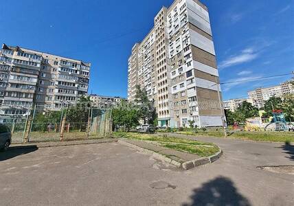 Продаж 3-кімн. кв., 15/16 пов., 75/42/8 м², Київ – затишок та комфорт у вашому новому будинку!