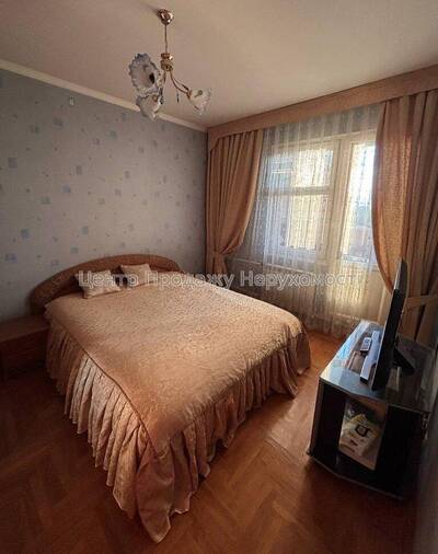 Продаж 3-кімн. квартири 72.1 м² на 13 поверсі у Києві!