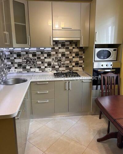 Продаж 1-кімн. квартири, 5/10 поверх, 38 м², Київ – чудовий вибір для життя!