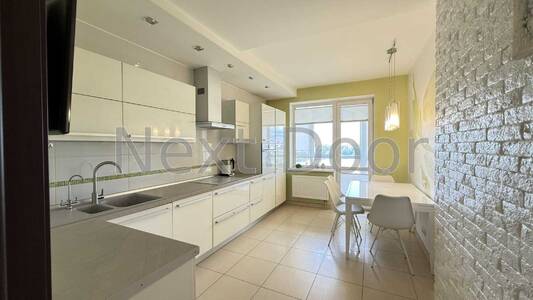 Продам 3-к квартиру Київ, Оболонський, Йорданська вул., 1