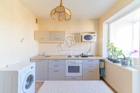 Продам 3-к квартиру Київ, Голосіївський, Маршала Якубовського вул., 5
