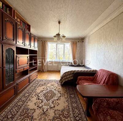 Продам 3-к квартиру Київ, Голосіївський, Лятошинського вул., 8а