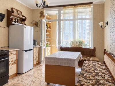 Продам 2-к квартиру Київ, Голосіївський, Академіка Глушкова просп., 9Г
