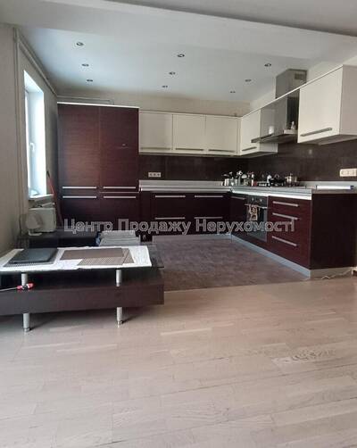 Продаж 2-кімн. квартири 61,5 м ² на 2 поверсі в Києві! Відмінна пропозиція!