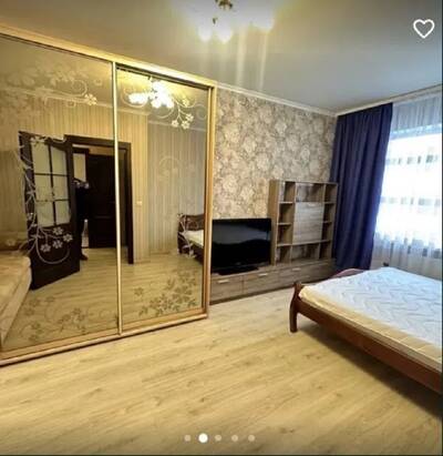 Продам 1-кімнатну квартиру біля метро,