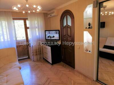 Продаж 3-кімн. квартири, 5/5 пов., 47 м², Київ. Відмінна пропозиція!