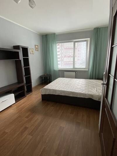Продам 1-кімнатну квартиру, вулиця Гмирі Бориса, д.12б, Дарницький район, Київ