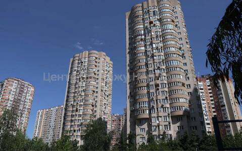 Продаж 2-кімн. квартири 73.8 м² на 20 поверсі у Києві — ваш новий комфортний будинок!