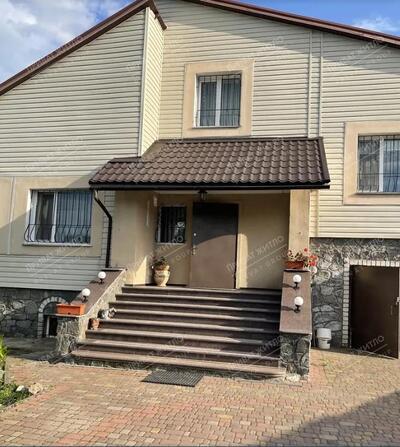 Розкішний будинок у Жуках