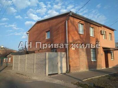 Відмінна частина будинку у центрі Полтави