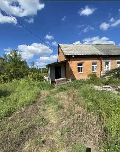 Пропонуємо 1/2 будинку в Копилах.