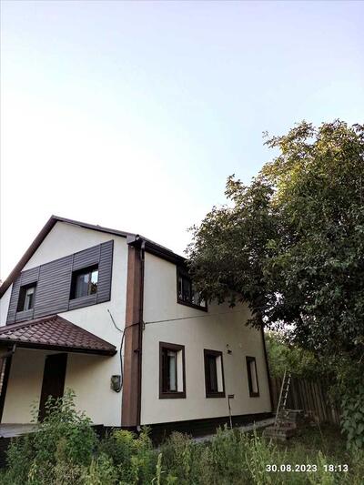 Новий цегляний будинок у Кротенках