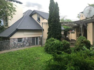 Неймовірний будинок неподалік ТЦ \