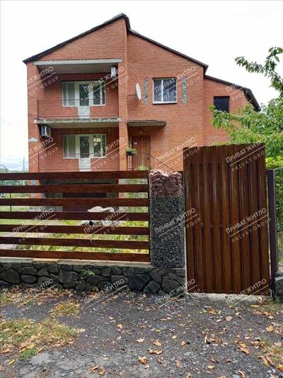 До вашої уваги дуже гарний будинок в Яру