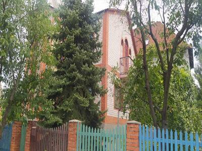 Добротный дом в Леске