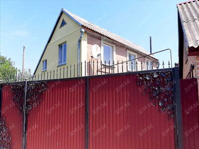 Будинок на 2 входа в передмісті