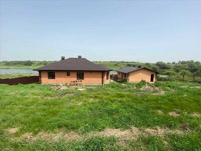 Сучасний будинок в елітному районі міста!