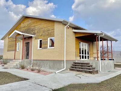 Новий будинок в престижному мікрорайоні.