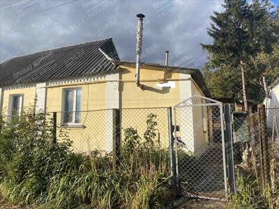 Частина будинку з окремим двором!