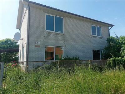 Двоповерховий будинок в районі Хрестовоздвиженського  монастиря