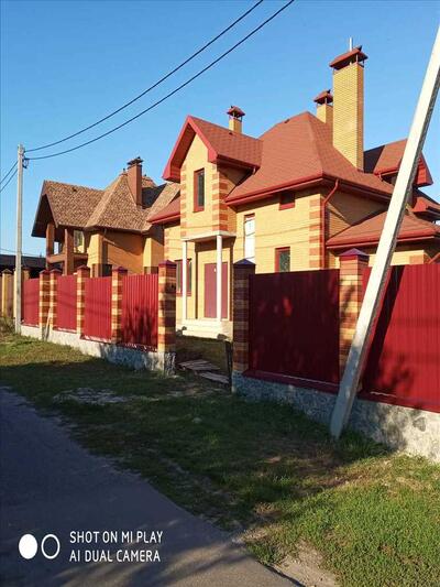 Шикарний особняк в Розсошенцях!